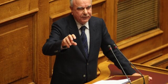Λιποθύμησε στη Βουλή ο Γιώργος Βαγιωνάς της ΝΔ