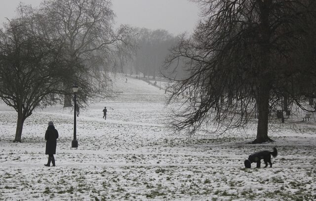 Βρετανία: Η Μετεωρολογική Υπηρεσία είχε προειδοποιήσει ότι οι νεκροί απ’ το κρύο θα μπορούσαν να ξεπεράσουν τους 2.000