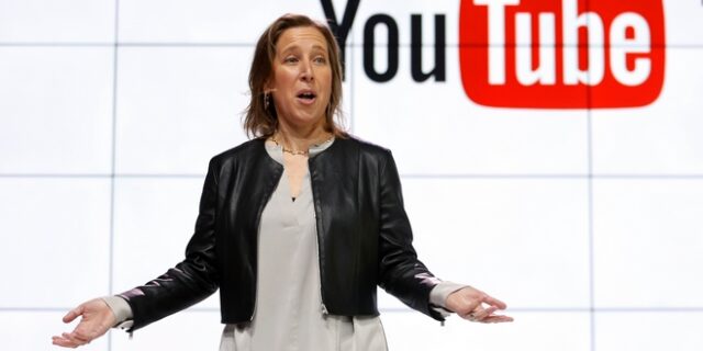 Το YouTube αποφάσισε κατόπιν εορτής να “κόψει” τα όπλα