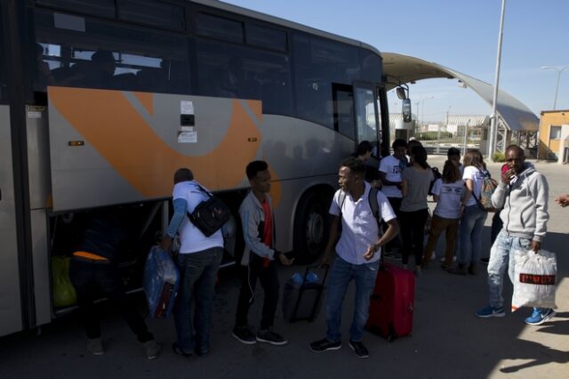 Ισραήλ: “Παγώνει” η συμφωνία για την μεταφορά Αφρικανών μεταναστών στη Δύση