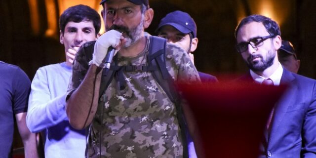 Αρμενία: Βαθαίνει η πολιτική κρίση
