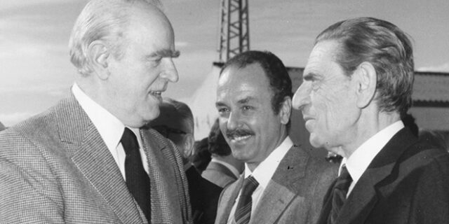 Σοσιαλμανία στα συντρίμμια της Χούντας