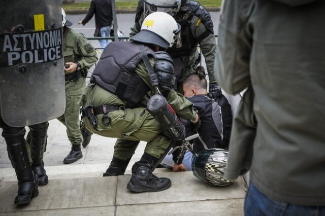 Δύο συλλήψεις στο αντιπολεμικό συλλαλητήριο