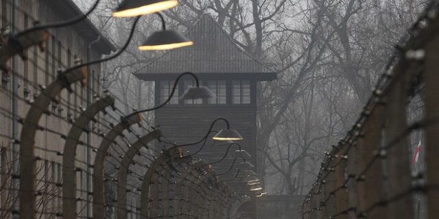 Το 41% των Αμερικανών δεν ξέρει τι ήταν το Auschwitz