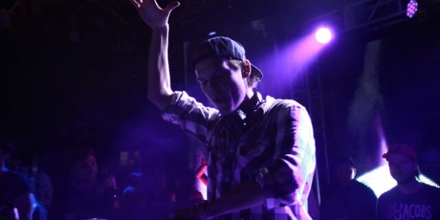 Avicii: “Αντίο γλυκέ μου Τιμ. Έφυγες τόσο νωρίς” – Η Μαντόνα και άλλοι star αποχαιρετούν τον DJ