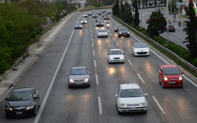 Ομαλοποιείται η κίνηση στις εισόδους της Αθήνας – Ουρές στα Μάλγαρα