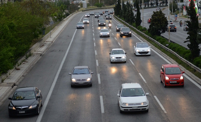 Ομαλοποιείται η κίνηση στις εισόδους της Αθήνας – Ουρές στα Μάλγαρα
