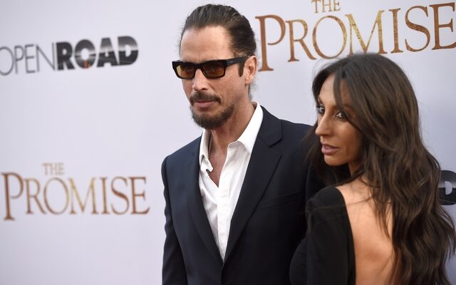 Η σύζυγος του Chris Cornell στηρίζει τη μάχη κατά των εξαρτήσεων