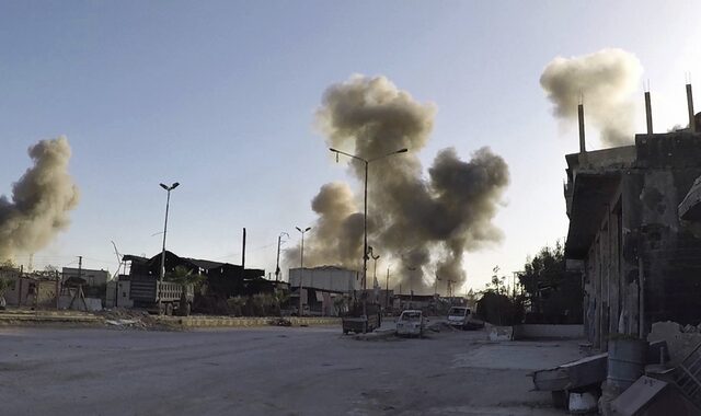 Συρία: 14 νεκροί από επίθεση με πυραύλους σε στρατιωτικό αεροδρόμιο – Ισραήλ “δείχνουν” Μόσχα και Δαμασκός