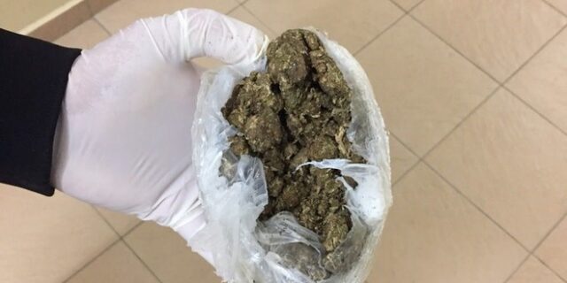 Κρατούμενος μετέφερε ναρκωτικά στις φυλακές μέσα σε μπουκάλια σαμπουάν