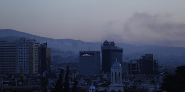Associated Press: Η επίθεση στην Συρία και η Δαμασκός το πρωί σε 18 φωτογραφίες