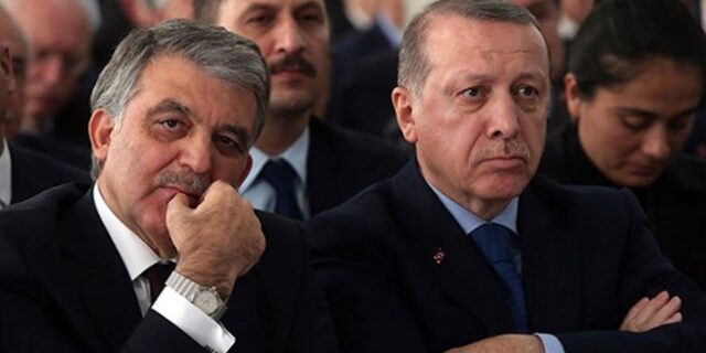 Εξ οικείων τα βέλη για τον Ερντογάν: Πυρ από Γκιούλ και Νταβούτογλου