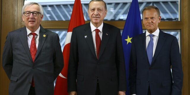 Η Κομισιόν θέλει να κόψει κονδύλια από την Τουρκία