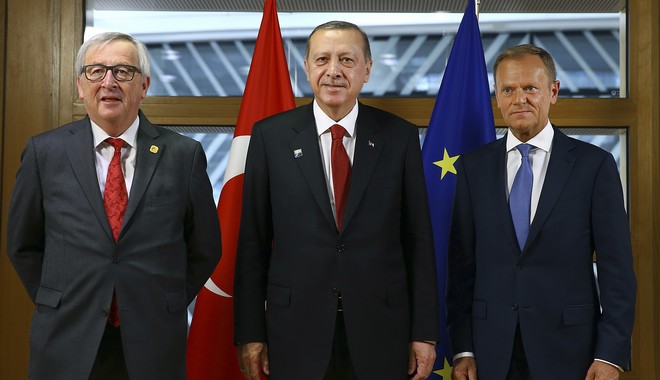 Η Κομισιόν θέλει να κόψει κονδύλια από την Τουρκία