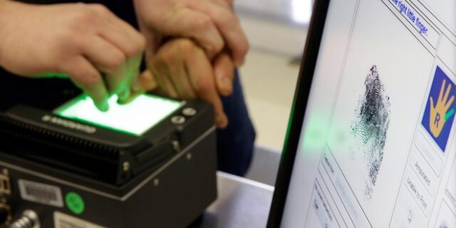 Έρχονται νέες ταυτότητες με υποχρεωτικό δακτυλικό αποτύπωμα