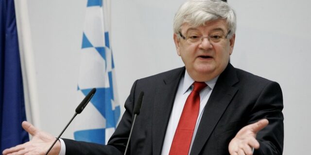 Γιόσκα Φίσερ: Ο “ροκ εν ρόλερ” των Πρασίνων γίνεται 70