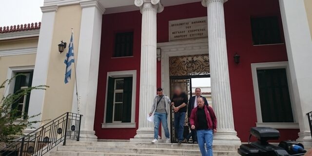 Φονικό στην Ερέτρια: “Ήταν η κακιά η ώρα” ψέλλισε 65χρονος  αδελφοκτόνος