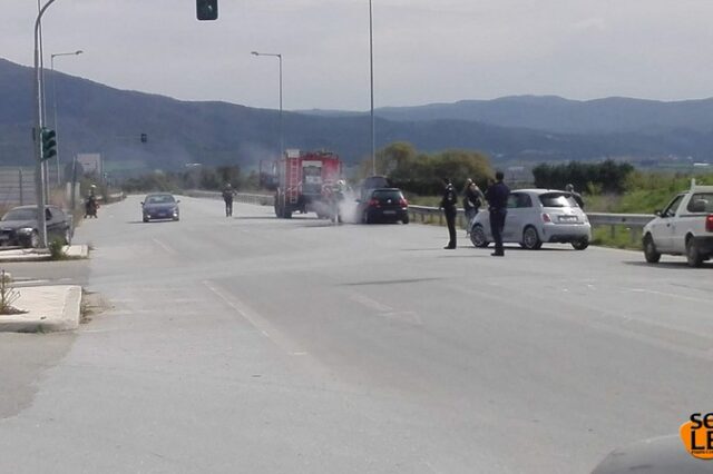 Θεσσαλονίκη: Αυτοκίνητο πήρε φωτιά στην Εγνατία