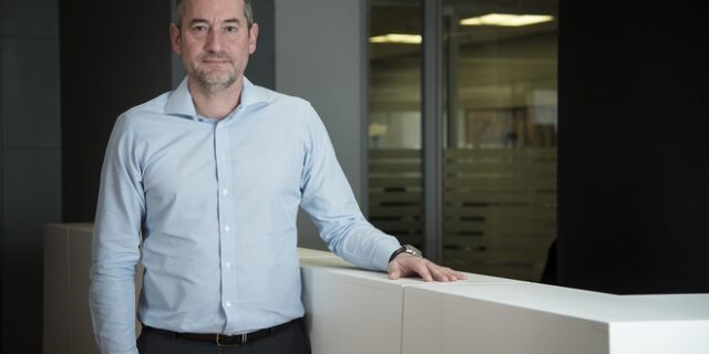 Δημήτρης Μάρης: “Facebook και Google εισπράττουν διαφήμιση χωρίς να φορολογούνται”