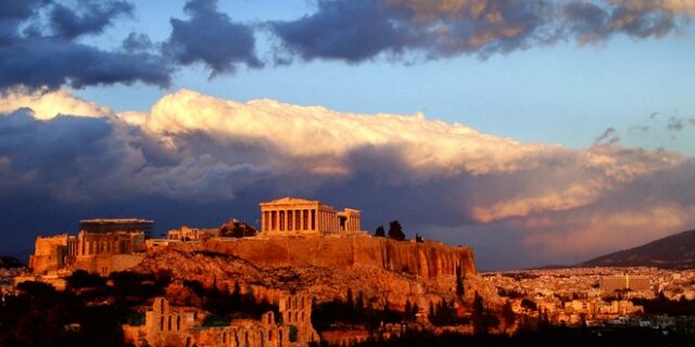 Bloomberg: Το ελληνικό χρέος δεν είναι πια το φόβητρο της Ευρώπης