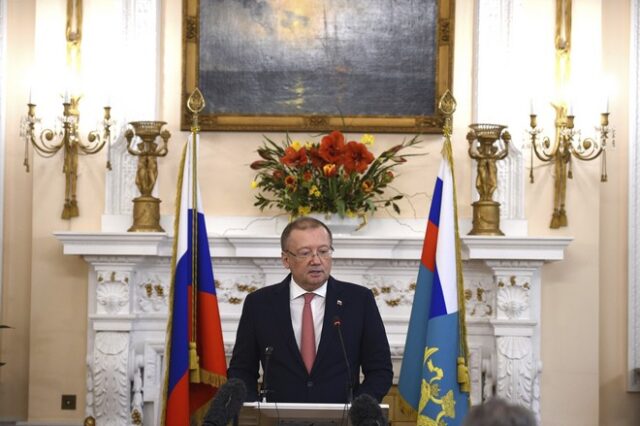 Συνάντηση με τον Βρετανό ΥΠΕΞ ζήτησε ο Ρώσος πρεσβευτής