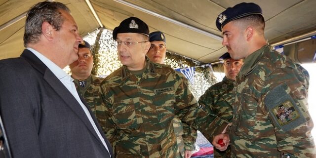 Τι τραβάνε κι αυτές οι χορεύτριες…