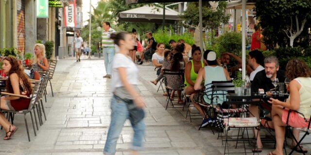 Παίζουν την “κολοκυθιά” με το νυχτερινό ωράριο καταστημάτων στο κέντρο της Αθήνας