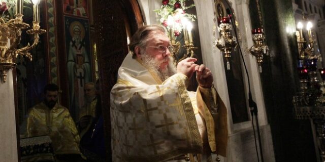 Σάλος από την επίθεση του Μητροπολίτη Κηφισίας στον Χόκινγκ: “Έσβησε γεμάτος έπαρση και αλαζονεία”