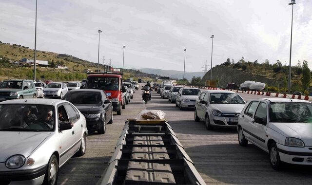 Επιστρέφουν οι εκδρομείς του Πάσχα- Σημειωτόν η επιστροφή από την Κόρινθο έως την Ελευσίνα