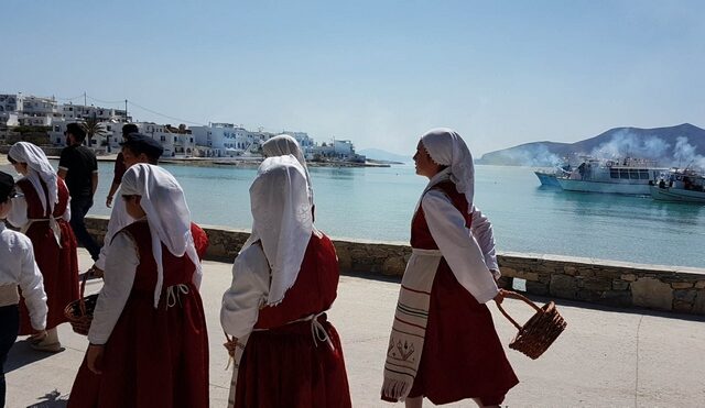 Κατάνυξη στο Αιγαίο: Η γιορτή του Αγίου Γεωργίου στα Κουφονήσια σε 15 καρέ