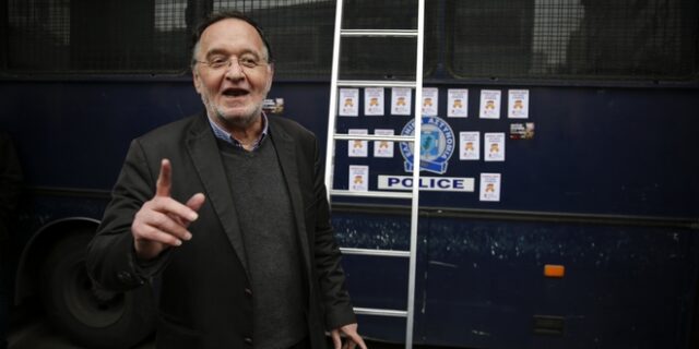 O Λαφαζάνης και η σκάλα