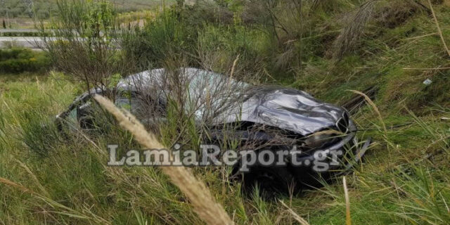 Λαμία: Έπεσε με το αυτοκίνητο σε γκρεμό και βγήκε ζωντανός