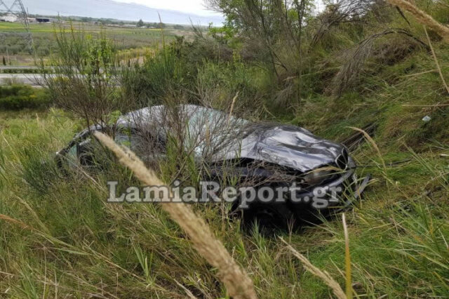 Λαμία: Έπεσε με το αυτοκίνητο σε γκρεμό και βγήκε ζωντανός