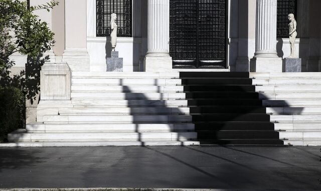 Μαξίμου: Ο Μητσοτάκης μοιάζει όλο και περισσότερο με το Σαμαρά