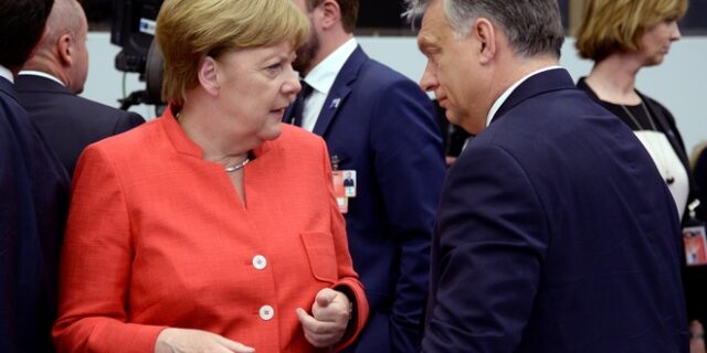 Η Μέρκελ δηλώνει ότι θα συνεργαστεί με τον Όρμπαν παρά τις διαφορές στο μεταναστευτικό