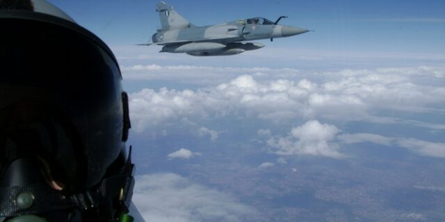 Πτώση Mirage 2000-5: “Οι καιρικές συνθήκες δημιούργησαν πρόβλημα στον σμηναγό”