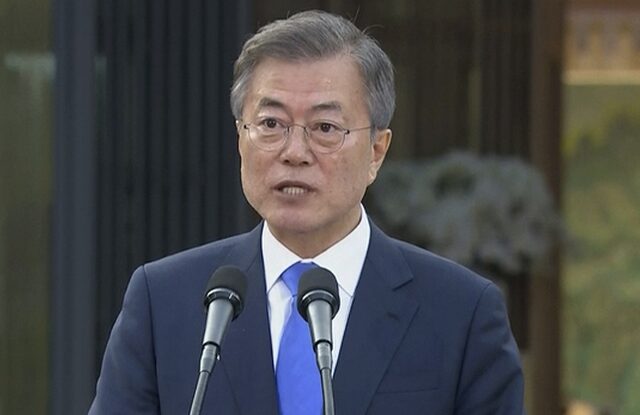 N. Κορέα: Στα ύψη η δημοτικότητα του προέδρου Μουν μετά την συνάντηση με τον Κιμ