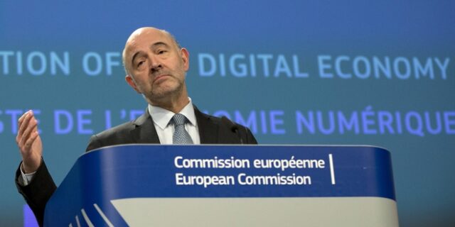 Μοσκοβισί: Τέλος τα μνημόνια για την Ελλάδα