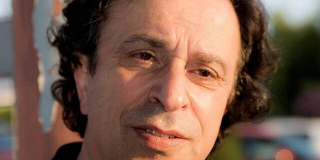 Μουμουλίδης: Δεν πρέπει να παραιτηθούν όσοι βουλευτές διαφωνούν για τα ομόφυλα ζευγάρια