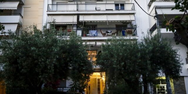 Ν.Σμύρνη: Μετανιωμένη εμφανίζεται η 22χρονη που πέταξε το βρέφος