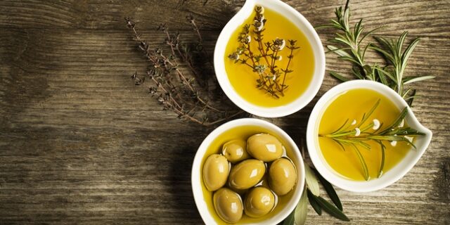 Αυτά είναι τα 10+1 ελληνικά υλικά μαγειρικής που μπορείς να βρεις στην κουζίνα ενός ομογενή