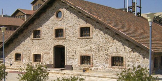 Drone: Πτήση πάνω από τα μεταλλεία στο Λαύριο – Εκεί που “χτυπά η καρδιά” του master chef