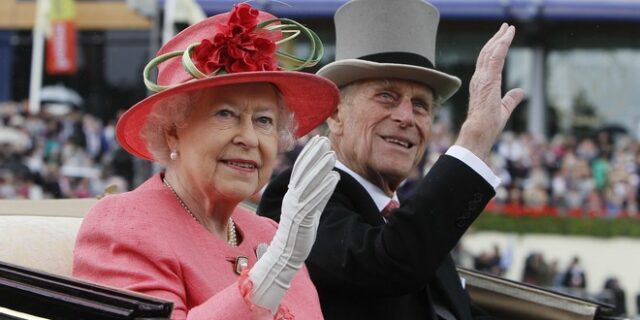 Η βασίλισσα Ελισάβετ γνωρίστηκε με τη μητέρα της Μέγκαν Μαρκλ