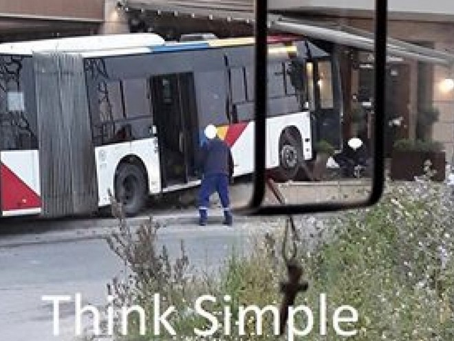 Σύγκρουση ΙΧ με λεωφορείο του ΟΑΣΘ – Τέσσερις τραυματίες