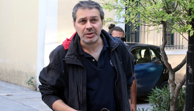 Ο Στέφανος Χίος πυροβόλησε στον αέρα για εκφοβισμό δικαστικού επιμελητή
