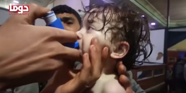 Βίντεο σοκ μετά την επίθεση με χημικά στην Ντούμα της Συρίας