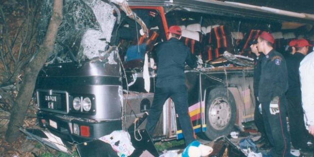 13 Απριλίου 2003: 15 χρόνια από την τραγωδία στα Τέμπη που στοίχισε τη ζωή σε 21 μαθητές