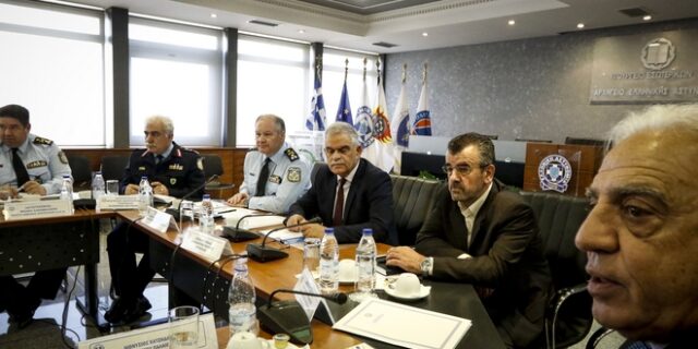 Συνάντηση Τόσκα με δημάρχους της παραλιακής για την αστυνόμευση της περιοχής