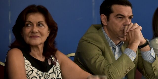 Η κυβέρνηση προχωρά σταθερά στο νομοσχέδιο για την αναδοχή από ομόφυλα ζευγάρια