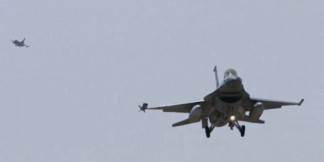 Πτήση τουρκικών F-16 πάνω από τις Οινούσσες και την Παναγιά